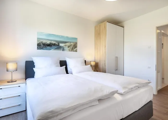 Ostseeallee Ostseeallee 2-10 شقة 4*